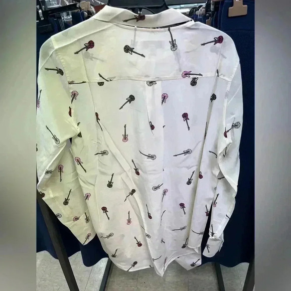 NWT Equipment Luis Silk Blouse Top Nature White Multi Guitar Print M - Picture 4 of 5